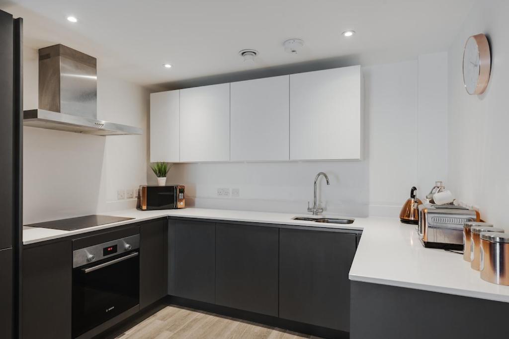 City Living Penthouse Apartment With Parking Manchester Exterior photo